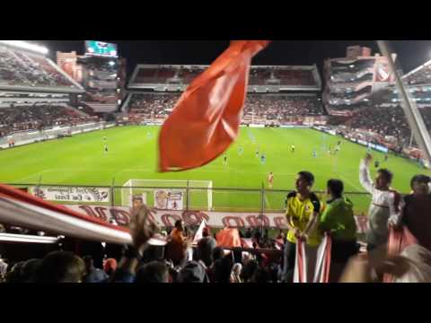 "Vos sos la droga que me llena el corazón. Independiente 4 vs Iquique 2" Barra: La Barra del Rojo • Club: Independiente