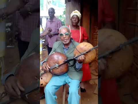 ekang gospel vol 1, le Mvet avec le père Engama Edoa Barthélémy dit Emby le roi