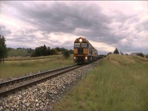 Pacific National NR6 works 7YN2 with NR78 and NR 35 to Newcastle.