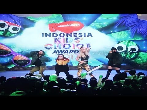 GRLBND LIVE PERFORMANCE AT KIDS CHOICE AWARDS INDONESIA - DENISE KROES VLOG #55