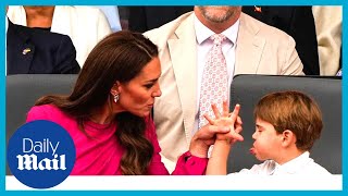 Funny moment Prince Louis shushes Kate Middleton at Platinum Pageant