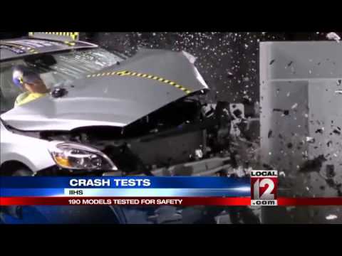 IIHS says that vehicle crash protection improving