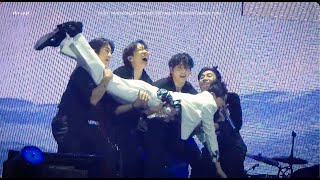 Download lagu [4K] 251031 SUPER TUNA FT JUNGKOOK J-HOPE  💙🎸⚡️ #RUNSEOKJIN_EP.TOUR ENCORE IN INCHEON D1 방탄소년단 진 직캠 mp3