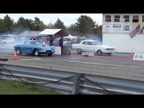 Small Block Ford Falcon VS Small Block Corvette Stingray 1/8 Mile Burnout & Drag