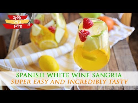 Easy to Make White Wine Sangria Cocktail Recipe