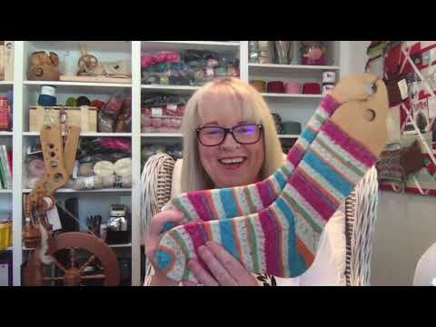 KNITTING PODCAST EP. 9  Unwind and knit with me. All about knitting and yarn from New Zealand