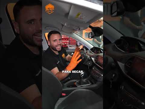Juan José Ebenezer, mecánico: «Hay un truco para el aire acondicionado del coche que va a hacer que
