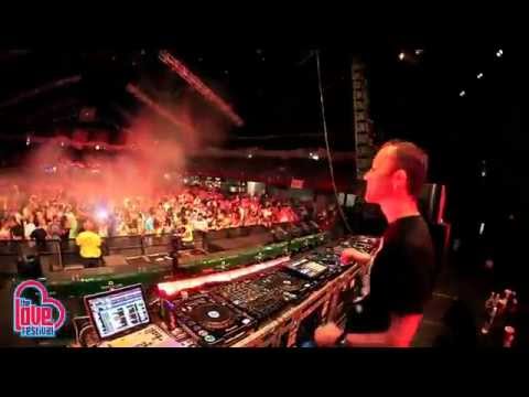 Bass Kelph - Party for the People | Love Festival - August 21st 2010