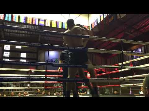 RD3 Femi Akinade Honour Muay Thai vs Petthai