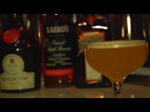 Need a Thanksgiving Cocktail? Try The Honeymoon