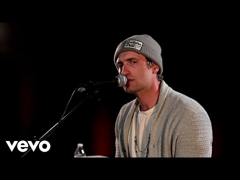 Ryan Hurd - Chasing After You (Acoustic Performance)