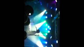 Fyfe Dangerfield - Barricades (high quality) live @ Manches