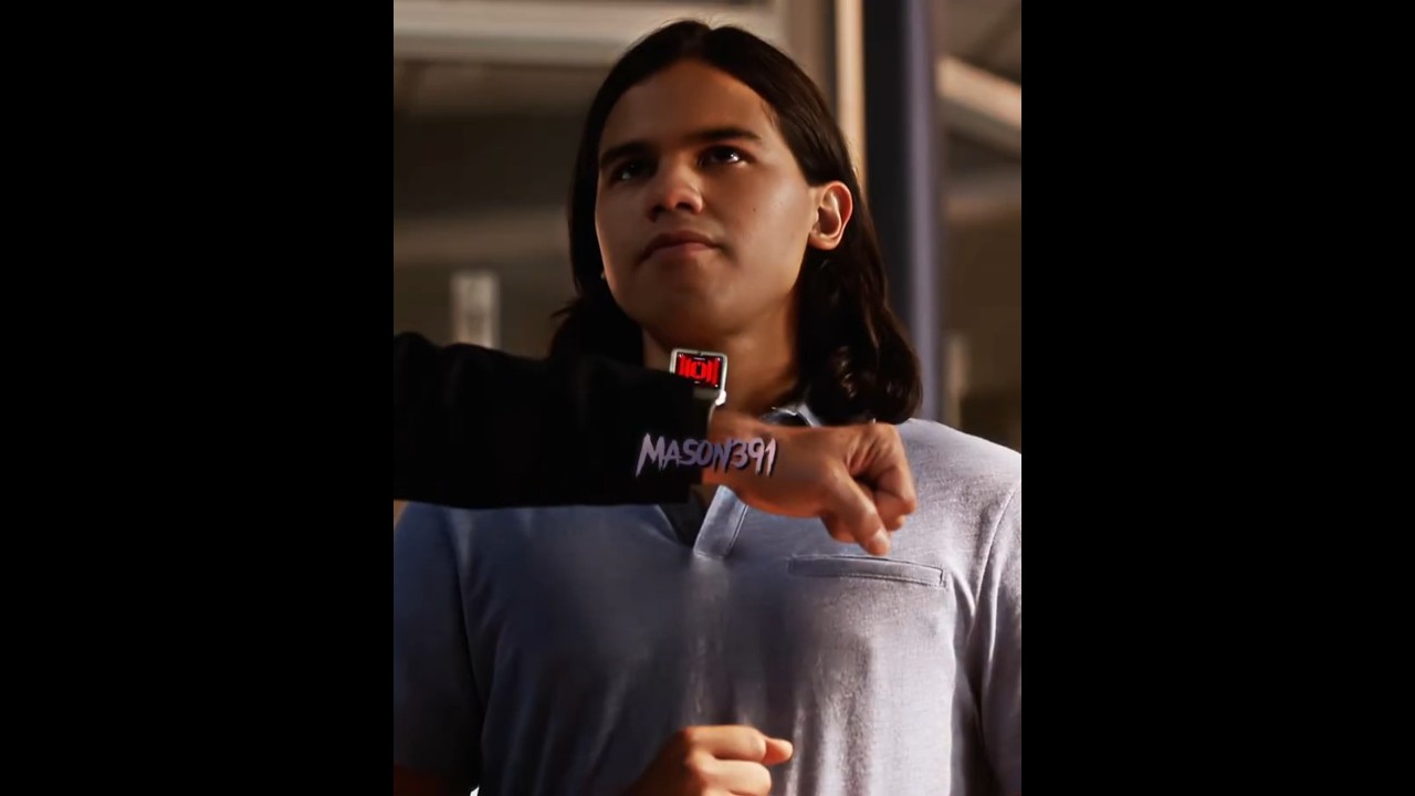 Harry Helps Cisco Vibe #Theflash #Arrowverse #Dccomics #Grantgustin