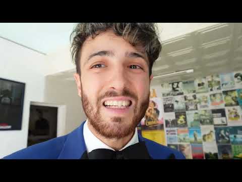 Cum sa scrii asa ceva pe afis?! @AlexParker808