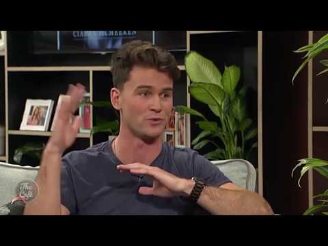 Kiwi singer-songwriter Cairan McMeeken Joins us