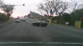 preview picture of video '2014-08-01 - Silver Toyota Avanza skips red traffic light on Sarnia Rd.'