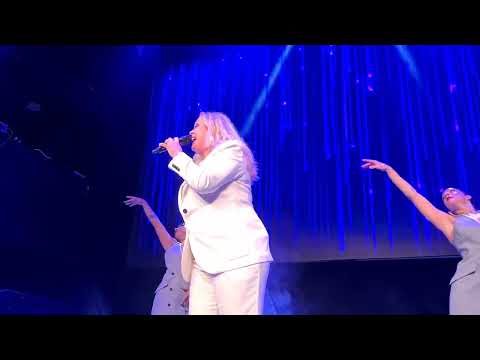 Esther Hart - One More Night - Países Bajos -  Eurovisión on tour - Teatro Magno - Madrid (25-10-24)