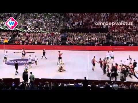 TOP/Justlease.nl verslaat PKC/Hagero in finale Korfbal League 2013-2014