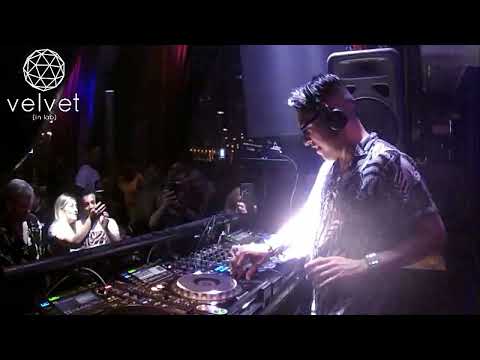 2Robots - dj Fiesta Generacion 90¨s,Club Bahrein - Buenos Aires  by velvet in lab