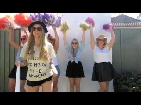 テイラー・スウィフト「22」21歳の誕生日動画パロディ (Taylor Swift '22' - 21st Birthday Video Parody)