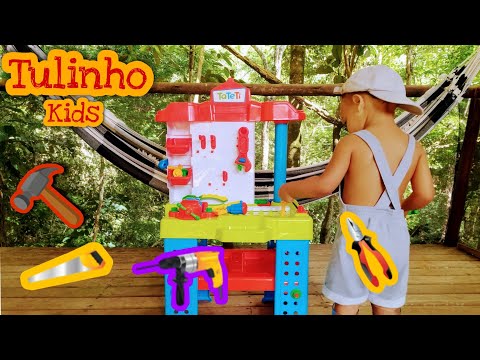 BRINCANDO COM BANCADA DE FERRAMENTAS INFANTIL TATETI CALESITA COM TULINHO.