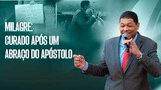 MILAGRE: CURADO APÓS UM ABRAÇO DO APÓSTOLO