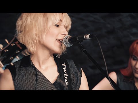 Friday On My Mind - MonaLisa Twins (The Easybeats Cover) // Live at the Cavern Club