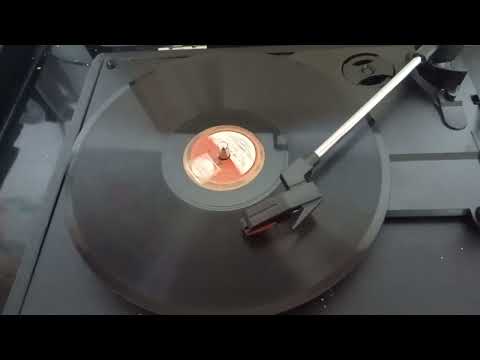 Bobbie comber (comedian) All in favour (here here) old 78 brought from Bridgwater 10.1.26