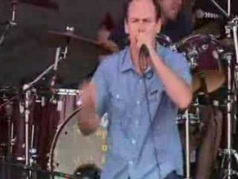 Videoclip de God's Love — Bad Religion
