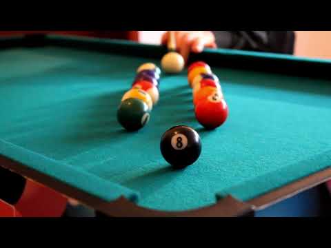 Biliards trick shots (mini biliard)