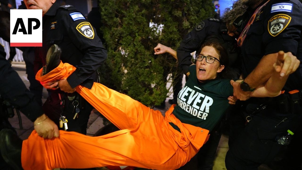 At least 10 arrested as hundreds gather for anti-war protest in Tel Aviv