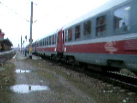 Tren R755 Bucuresti Nord - Suceava Nord plecand din statia Suceava
