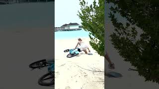 Download lagu Wanita Mabuk Berjuang Mengambil Sepeda - 1516444 mp3 Download lagu Wanita Mabuk Berjuang Mengambil Sepeda - 1516444 mp3