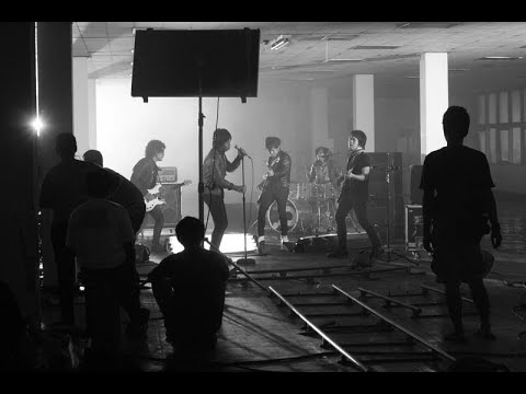 Bertepuk Sebelah Tangan - D'Masiv (OLD Version)