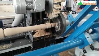 Máy tiện gỗ CNC