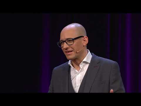 How to Win Election Campaigns in a Changing World | Louis Perron | TEDxZurich