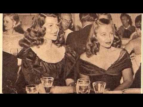 STILLE NACHT HEILIGE NACHT: Sung by: Elfie Mayerhofer