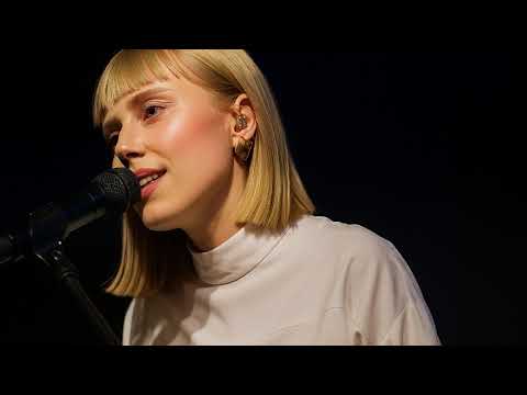 LEA – Zu müde zum Kämpfen (Lyrics Video)