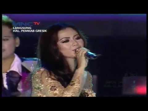 Shamila " Pacar Temanku " MNCTV Road Show Gresik (30/5)