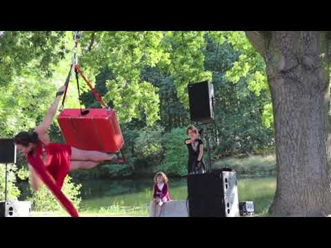 Flying Suitcase - Der Fliegende Koffer