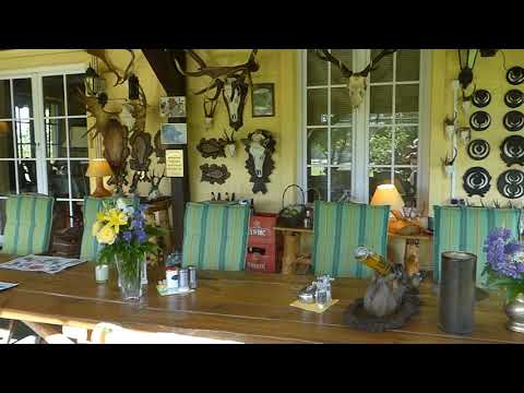 Masurenjaegerhof.de - Fruehstuecksterasse mit Blick auf die Kirrung.