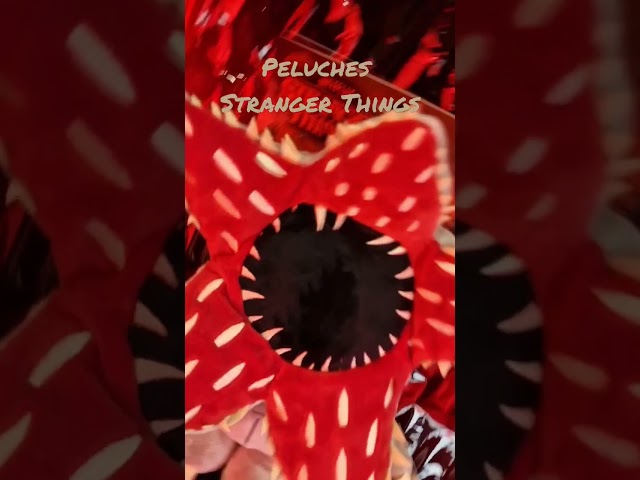 Vídeo relacionado con Jazwares Stranger Things - Peluche de Eleven de Stranger Things: Peluche Suave de 20 cm con Bordado Especial