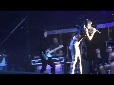 Jessie J - Who's Laughing Now - Warwick Castle *FRONT ROW*