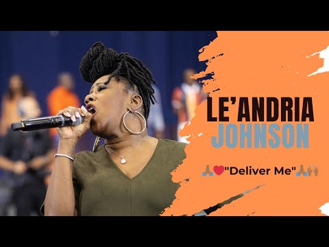 🔥Le'andria Johnson "God Is"  and 🔥Fire Moment🔥 MUST SEE IT 2025