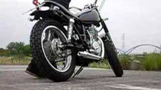 preview picture of video 'YAMAHA SR400...'