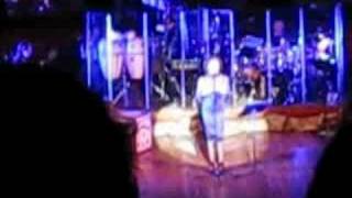 Ana Belen Yo vengo a ofrecer mi corazon concierto en Barcelona