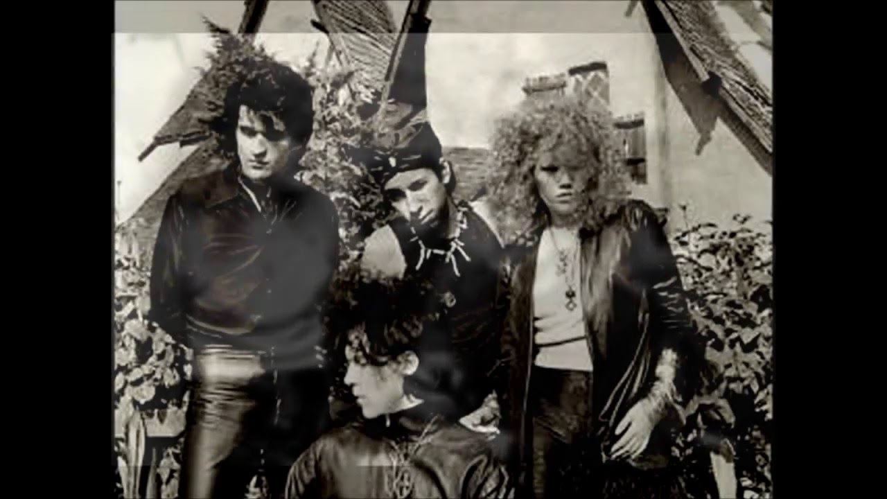 The Cramps - New Kind Of Kick (studio 1981) - YouTube