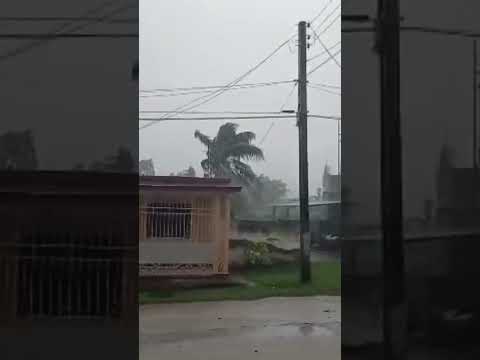Esto es en Puerto padre munic de las Tunas en el oriente Dios proteja à mi familia a los cubano 🌀Mél