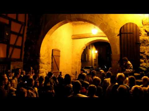 A écouter en préparant Gâteau moelleux à la farine de châtaigne