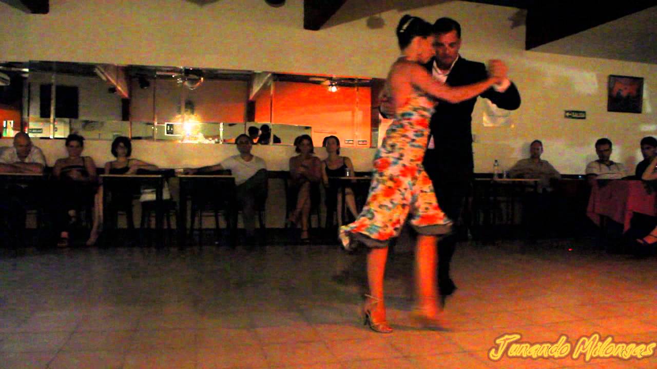 JUAN STEFANIDES Y JIMENA HOEFFNER EN MILONGA 10
